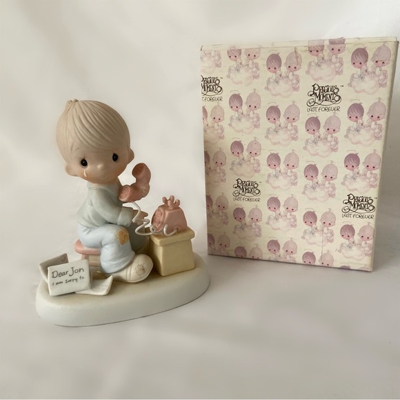 Precious Moments Other - Vintage Precious Moments collectors club figurine hello lord it’s me again box
